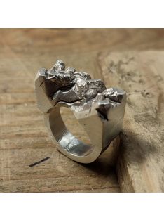 Wax loss casting jewelry workshop